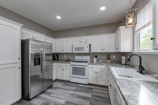 1017 E Monticello, Fresno, CA 93720