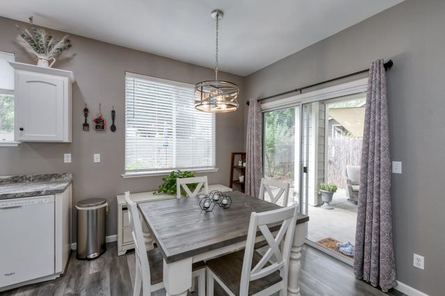 1017 E Monticello, Fresno, CA 93720