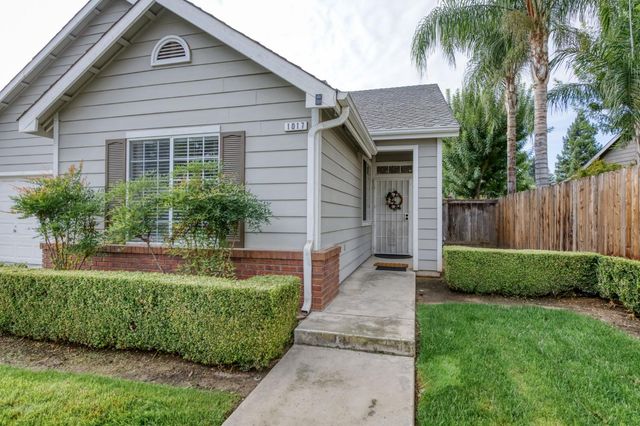 1017 E Monticello, Fresno, CA 93720