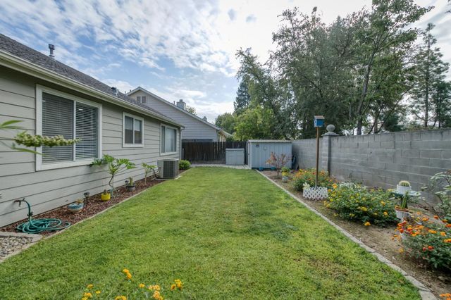 1017 E Monticello, Fresno, CA 93720