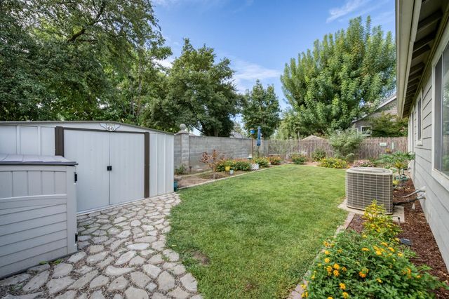 1017 E Monticello, Fresno, CA 93720
