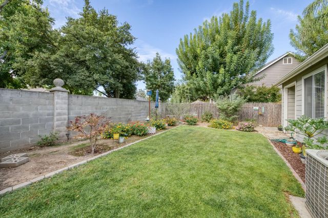1017 E Monticello, Fresno, CA 93720