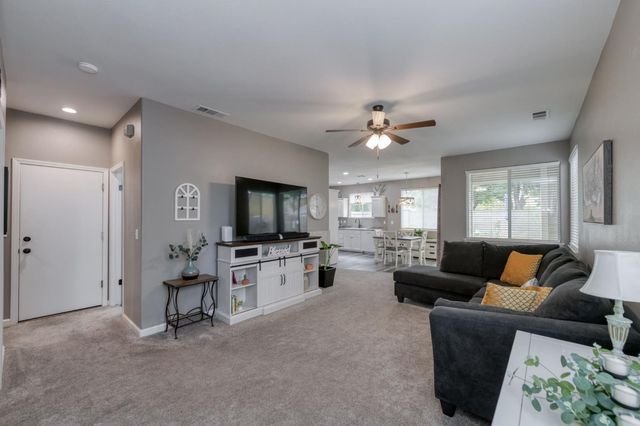 1017 E Monticello, Fresno, CA 93720