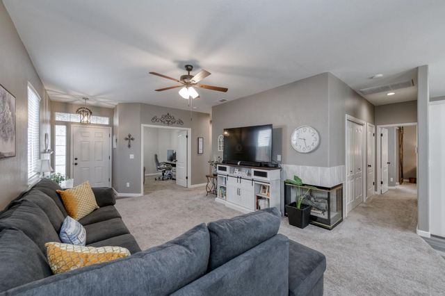 1017 E Monticello, Fresno, CA 93720