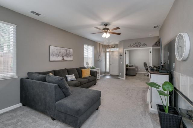 1017 E Monticello, Fresno, CA 93720