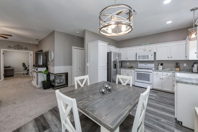 1017 E Monticello, Fresno, CA 93720