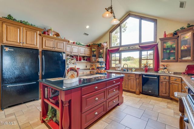 142 Old State Hwy 70, Rogersville, TN 37857