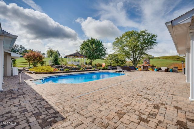 142 Old State Hwy 70, Rogersville, TN 37857