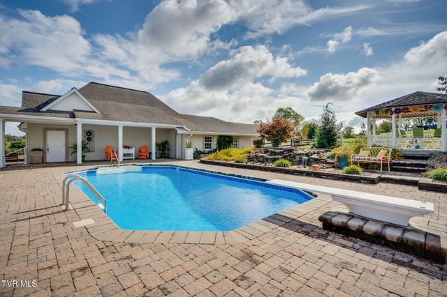142 Old State Hwy 70, Rogersville, TN 37857