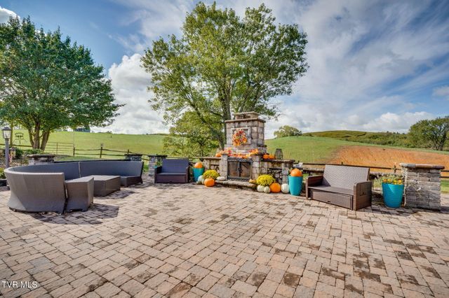 142 Old State Hwy 70, Rogersville, TN 37857