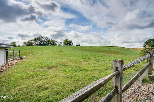 142 Old State Hwy 70, Rogersville, TN 37857