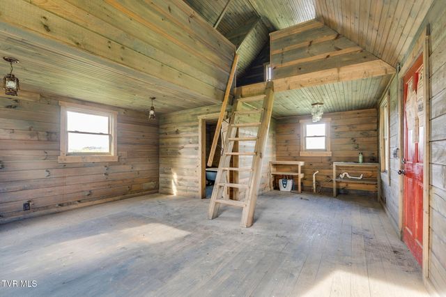142 Old State Hwy 70, Rogersville, TN 37857