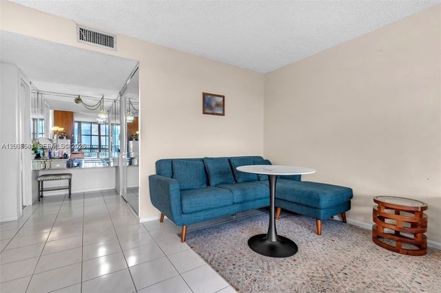 1000 Parkview Dr 715, Hallandale Beach, FL 33009
