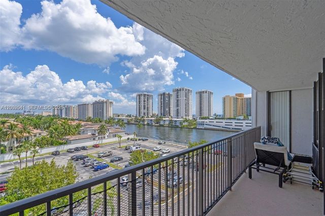 1000 Parkview Dr 715, Hallandale Beach, FL 33009