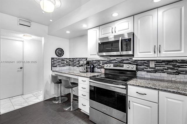 1000 Parkview Dr 715, Hallandale Beach, FL 33009