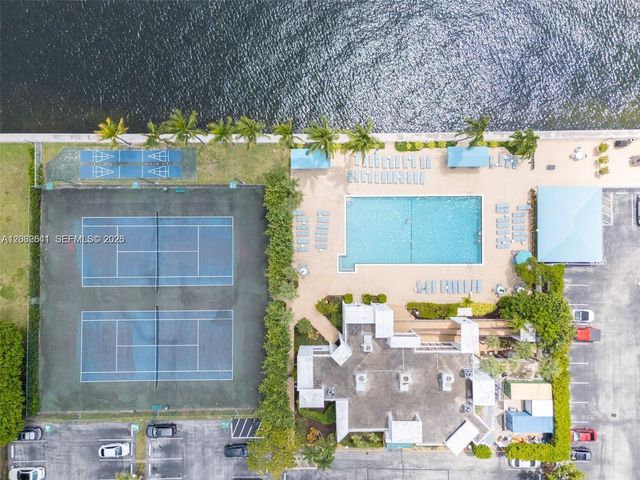 1000 Parkview Dr 715, Hallandale Beach, FL 33009