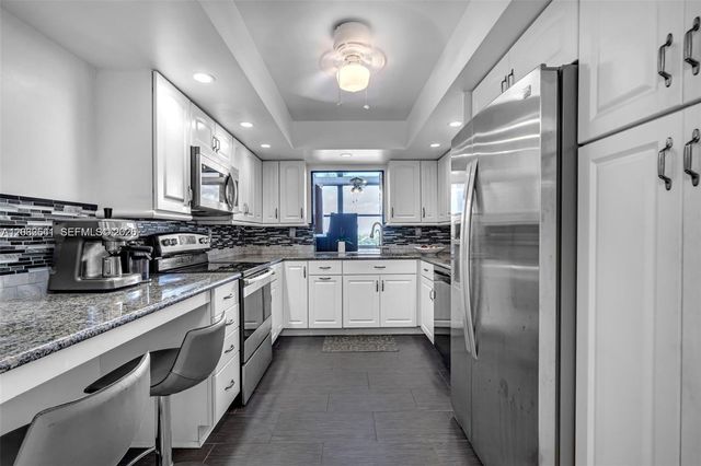 1000 Parkview Dr 715, Hallandale Beach, FL 33009