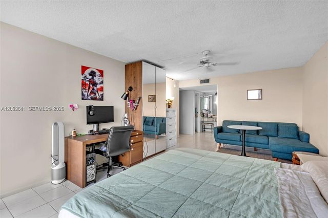 1000 Parkview Dr 715, Hallandale Beach, FL 33009
