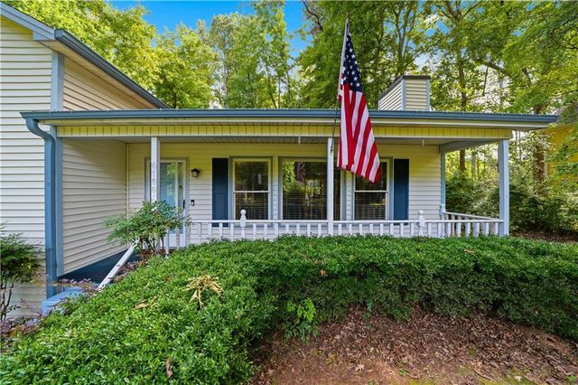 6166 Picketts Ridge NW, Acworth, GA 30101