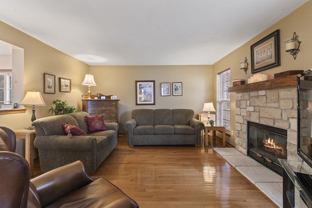 5400 W Donges LANE, Brown Deer, WI 53223