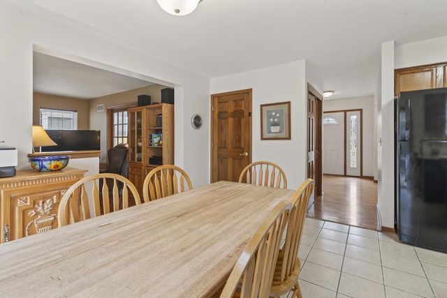 5400 W Donges LANE, Brown Deer, WI 53223