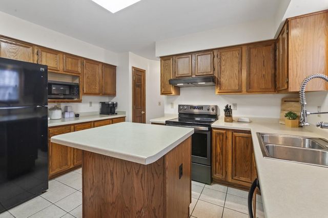 5400 W Donges LANE, Brown Deer, WI 53223