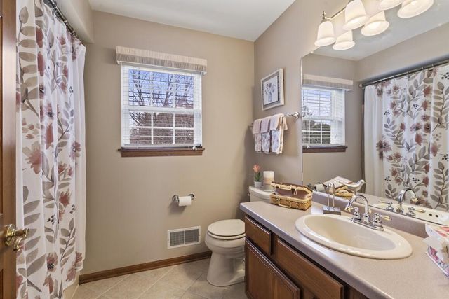 5400 W Donges LANE, Brown Deer, WI 53223