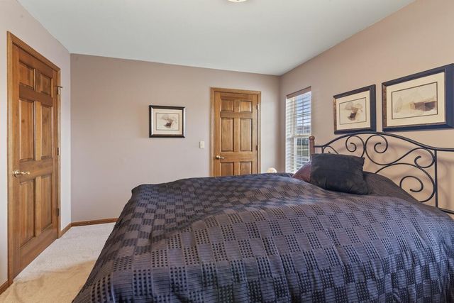 5400 W Donges LANE, Brown Deer, WI 53223