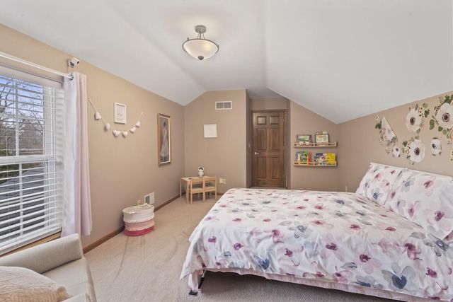 5400 W Donges LANE, Brown Deer, WI 53223