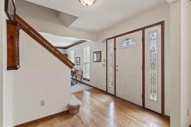 5400 W Donges LANE, Brown Deer, WI 53223