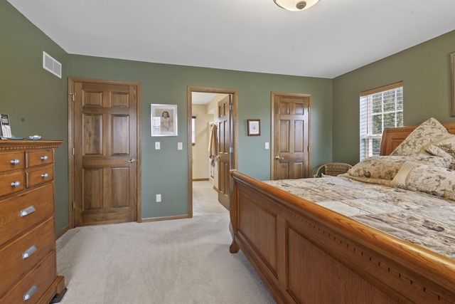 5400 W Donges LANE, Brown Deer, WI 53223