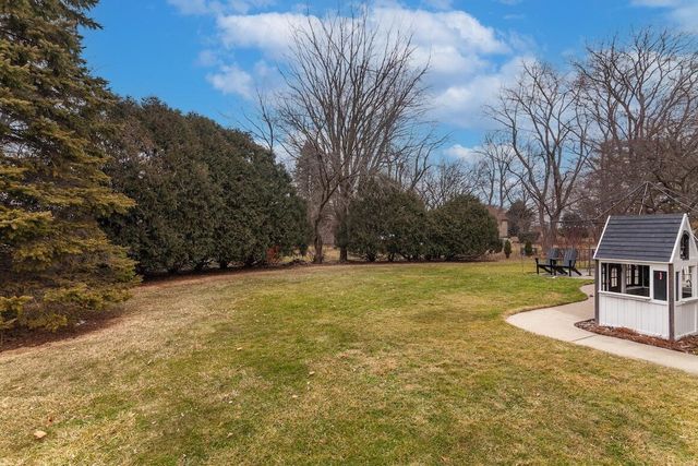 5400 W Donges LANE, Brown Deer, WI 53223