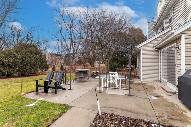 5400 W Donges LANE, Brown Deer, WI 53223