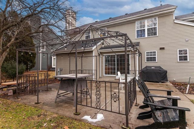 5400 W Donges LANE, Brown Deer, WI 53223