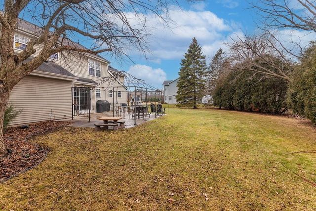 5400 W Donges LANE, Brown Deer, WI 53223