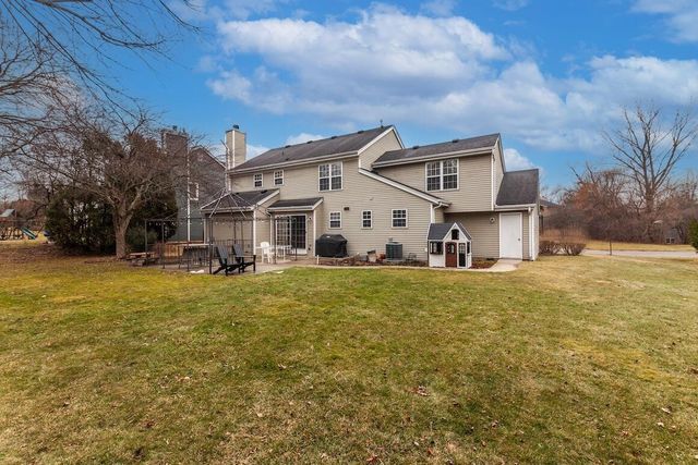 5400 W Donges LANE, Brown Deer, WI 53223