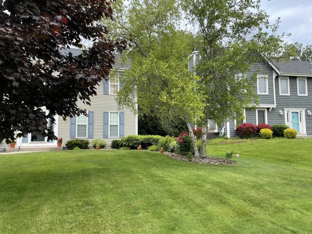 5400 W Donges LANE, Brown Deer, WI 53223