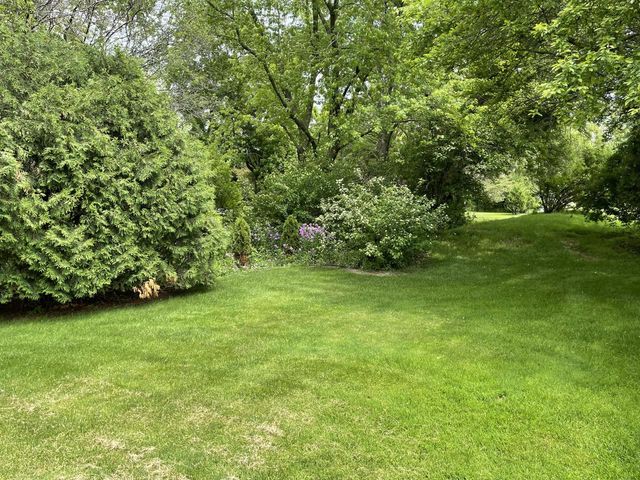 5400 W Donges LANE, Brown Deer, WI 53223