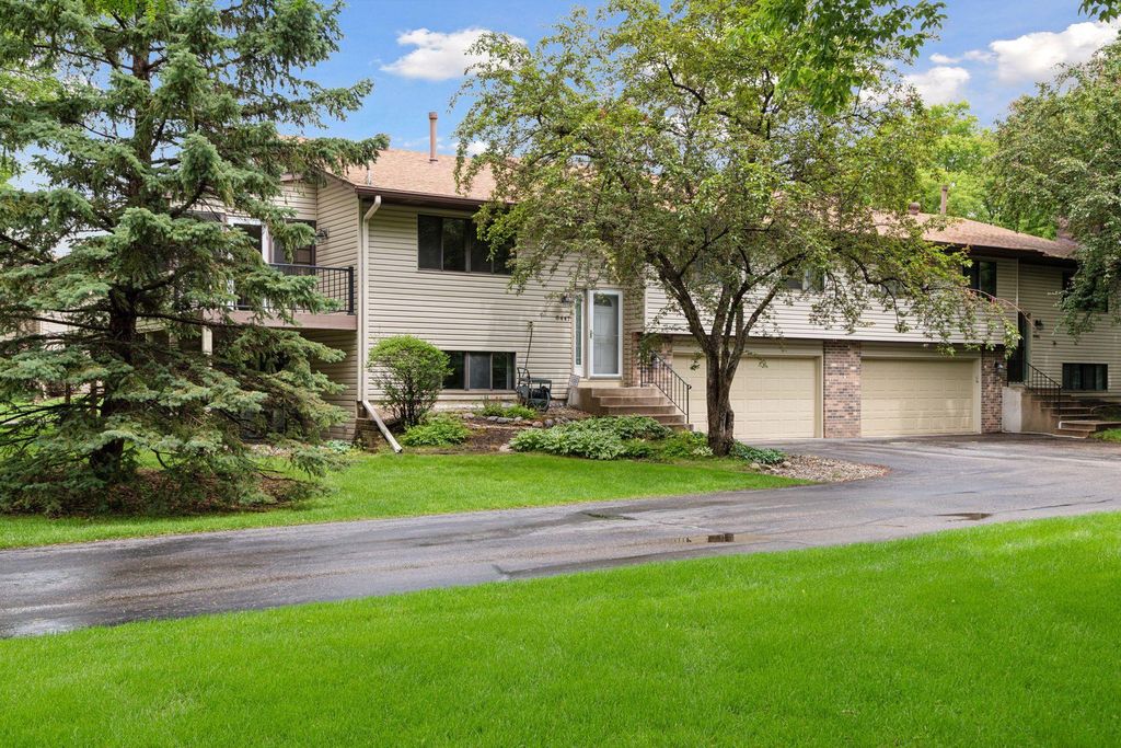 8447 Morgan Lane, Eden Prairie, MN 55347