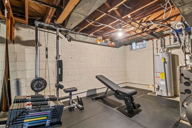 1744 Huntington Street, Grosse Pointe Woods, MI 48236