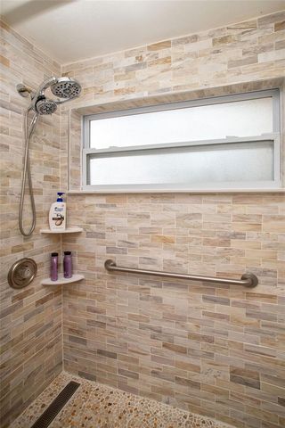 989 8TH AVENUE NE, Largo, FL 33770