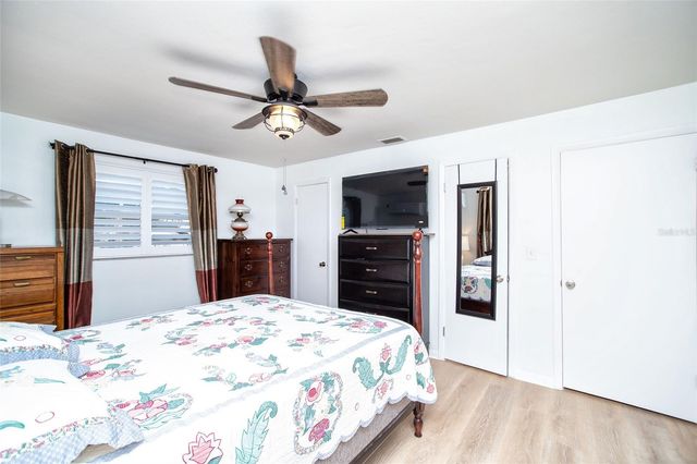 989 8TH AVENUE NE, Largo, FL 33770