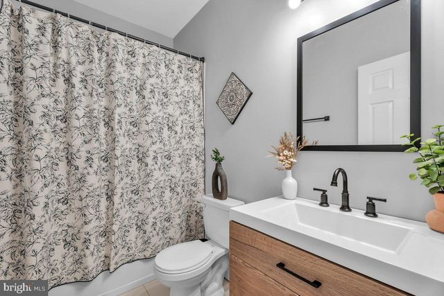 11 COTTONWOOD RD, Swedesboro, NJ 08085