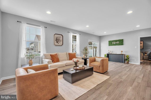 11 COTTONWOOD RD, Swedesboro, NJ 08085