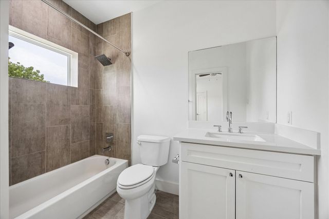 7702 Jacquelyn Oaks Road, Houston, TX 77055