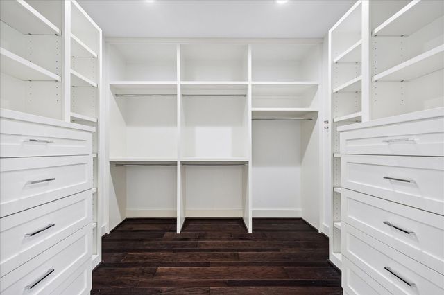 7702 Jacquelyn Oaks Road, Houston, TX 77055