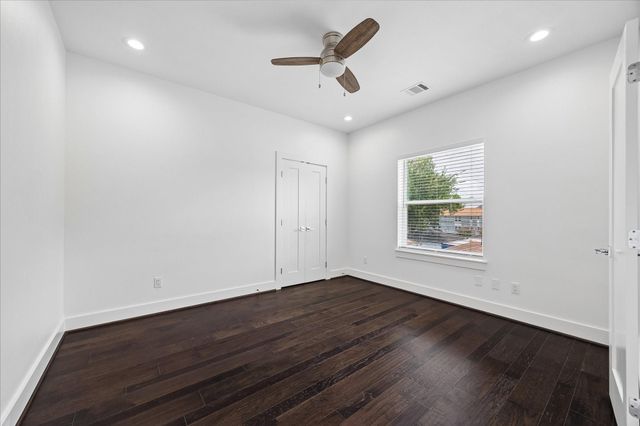 7702 Jacquelyn Oaks Road, Houston, TX 77055