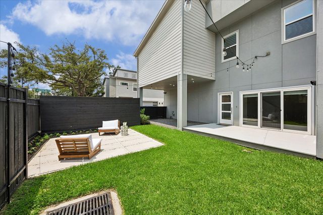 7702 Jacquelyn Oaks Road, Houston, TX 77055