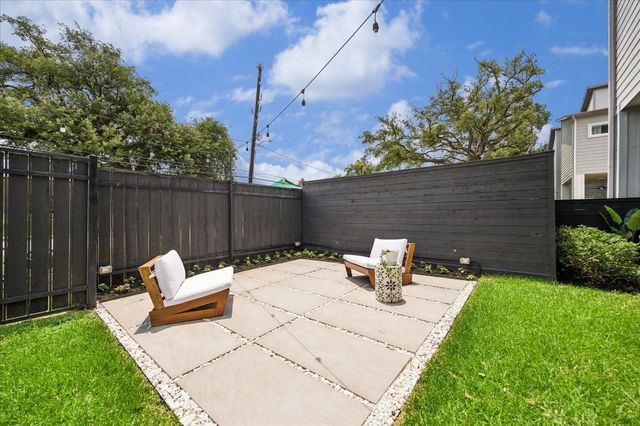7702 Jacquelyn Oaks Road, Houston, TX 77055