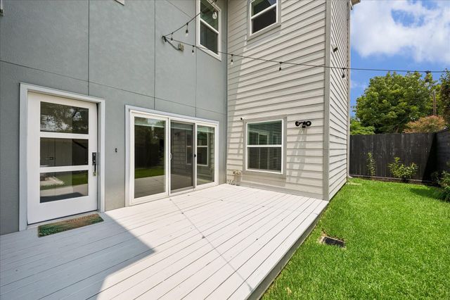 7702 Jacquelyn Oaks Road, Houston, TX 77055